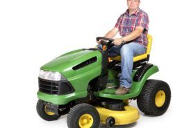 Tips to buy John Deere lawn tractors to give your garden a grand look